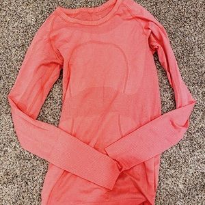 Lulu lemon long sleeve top size 4